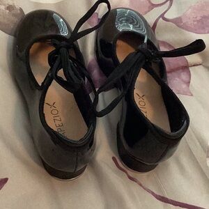 Capezio Black Dress Shoes Classic Design